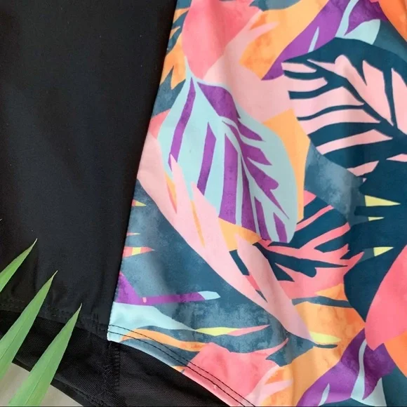 TORRID zippered tropical one piece rashguard swimsuit, 6X. - Picture 6 of 9